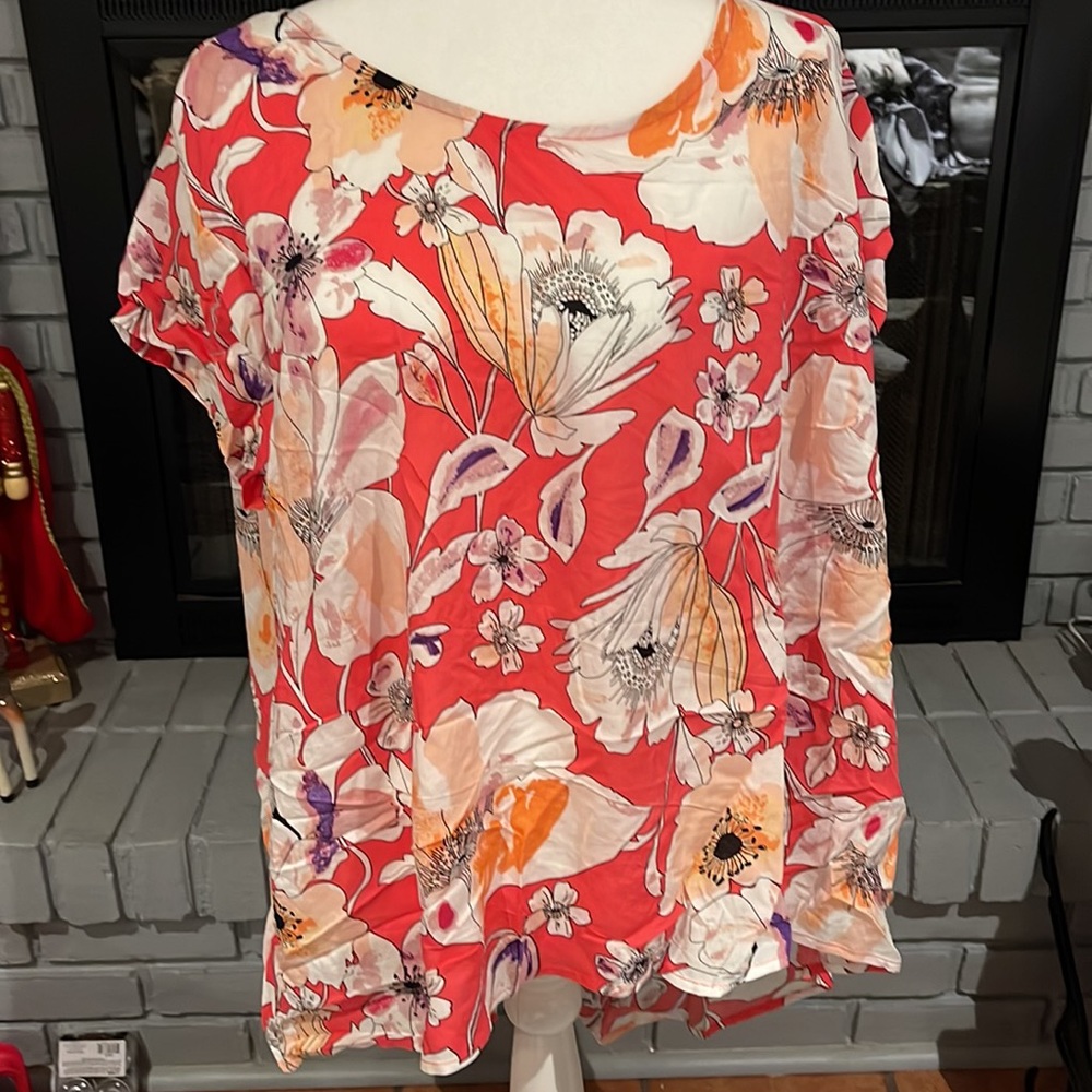 Brand new 2x cap sleeve floral high low button down back shirt